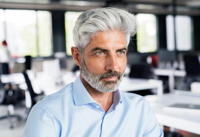 5 trucchi per infoltire i capelli radi (senza trapianto!)