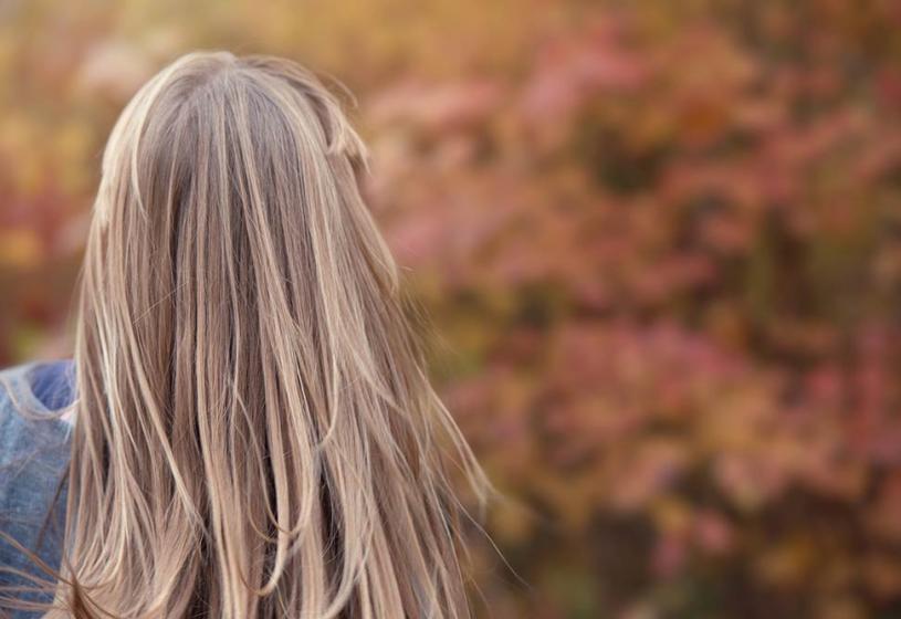 7 consigli per la cura dei capelli in autunno